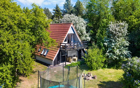 Sunna - 1Km from the Sea: Cottage, Garden, Lawn, Shade, Yard, Garden Buildings, Backyard, Park, Farmhouse, Log Cabin