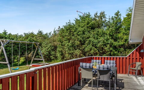 Hans - 1.2Km from the Sea: Wood, Home, Porch, Deck, Hardwood, Roof, Wood Stain, Wood Flooring, Eco Hotel