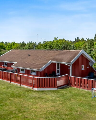 Hans - 1.2Km from the Sea