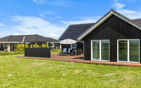 Ung - 460M from the Sea: House, Roof, Home, Cottage, Shrub, Groundcover, Estate, Farmhouse, Siding, Garden Buildings