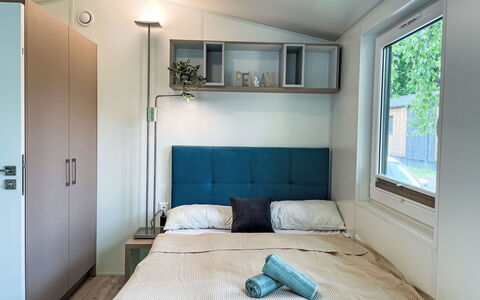 Joschi: Interior Design, Furniture, Flooring, Wood, Floor, Bed, Bedroom, Ceiling, Room, Lighting