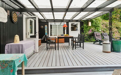 Nette - 100M from the Sea: Wood, Flooring, Interior Design, Floor, Furniture, Wood Flooring, Room, Ceiling, Wood Stain, Hardwood