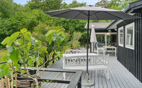 Nette - 100M from the Sea: Grass, Grassland, Land Lot, Cottage, Rural Area, Meadow, Garden Buildings, Garden, Shed