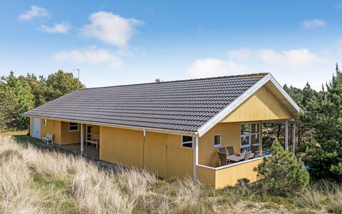 Jeip - 2.1Km from the Sea: Cottage, Shed, Hut, Farmhouse, Prairie, Shack, Barn, Log Cabin, Garden Buildings