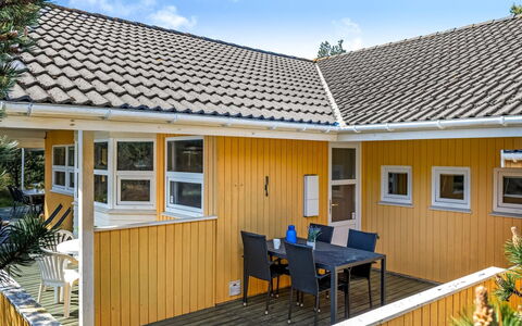 Jeip - 2.1Km from the Sea: Cottage, Shed, Hut, Farmhouse, Prairie, Shack, Barn, Log Cabin, Garden Buildings