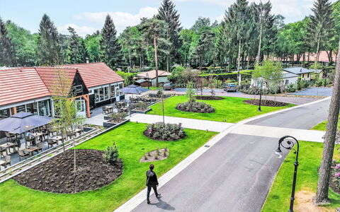Tiny House: Public Space, Garden, Driveway, Landscaping, Yard, Sidewalk, Shade, Park, Flagstone, Walkway