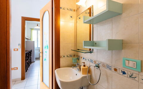 Belvedere Blu: Interior Design, Flooring, Plumbing Fixture, Bathroom Sink, Floor, Sink, Bathroom, Tap, Plumbing, Room