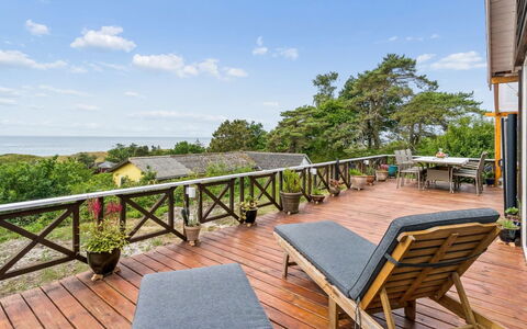 Mariam - 100M from the Sea: Apartment, Condominium, Estate, Balcony, Villa, Hotel