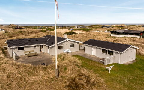 Fridgerd - 300M from the Sea: Building, House, Residential Area, Home, Shrub, Roof, Cottage, Estate, Garden