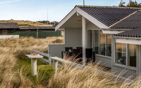 Fridgerd - 300M from the Sea: Building, House, Residential Area, Home, Shrub, Roof, Cottage, Estate, Garden