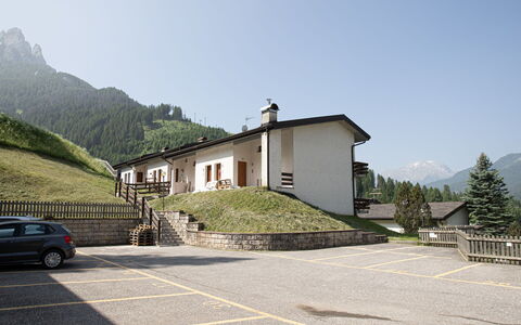 Casa Morelli: Swimming Pool, Shade, Resort, Landscaping, Resort Town, Fence, Hotel, Seaside Resort