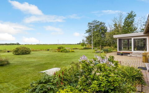 Kukka - 16Km from the Sea: Sky, Green, Grass, Shrub, Grassland, Landscape, Land Lot, Garden, Plant Community
