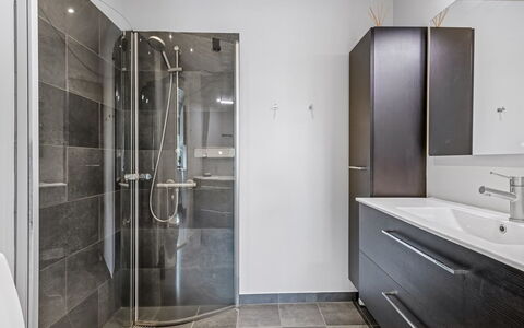 Kukka - 16Km from the Sea: Flooring, Plumbing Fixture, Floor, Bathroom, Interior Design, Sink, Plumbing, Tap, Bathroom Cabinet, Bathroom Sink