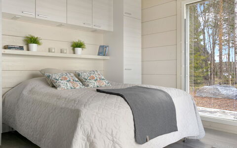 Tervaranta: Furniture, Bedroom, Wood, Interior Design, Bed, Flooring, Floor, Ceiling, Linens, Bedding