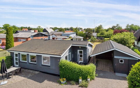 Dreng - 250M from the Sea: Estate, Shade, Driveway, Farmhouse