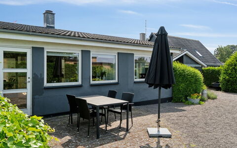 Dreng - 250M from the Sea: Estate, Shade, Driveway, Farmhouse