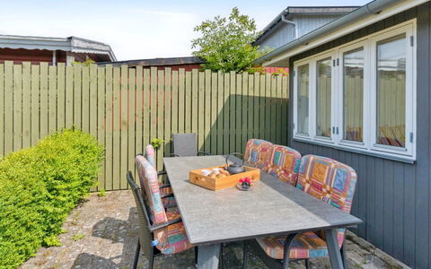 Dreng - 250M from the Sea: Estate, Shade, Driveway, Farmhouse