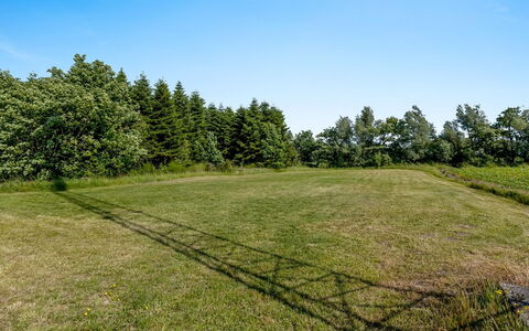 Rahild - 10Km from the Sea: Blue, Shrub, Cottage, Groundcover, Garden, Estate, Shade, Landscaping, Farmhouse, Eco Hotel