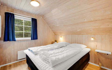Thiodver - 850M from the Sea: Wood, Home, House, Cottage, Hardwood, Ceiling, Wood Stain, Bedroom, Bed, Plank