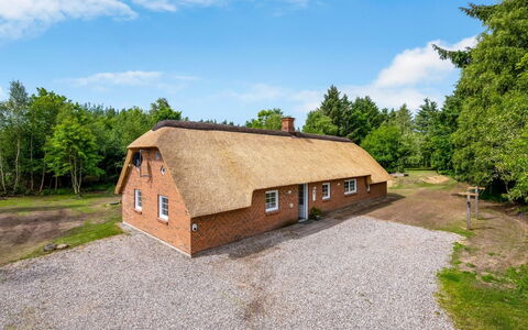 Ulf - 2Km from the Sea: Cottage, Shed, Hut, Farmhouse, Prairie, Shack, Barn, Log Cabin, Garden Buildings
