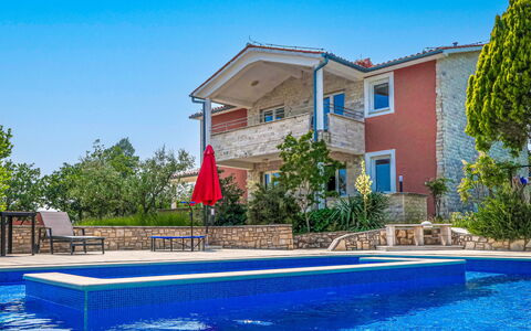 Villa Majmajola: Shrub, Garden, Shade, Lawn, Outdoor Furniture, Backyard, Landscaping, Yard, Estate, Chair