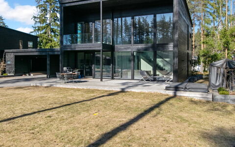 Villa Lager: Window, Facade, Architecture, Door, Home, Estate, Mansion, Sash Window, Balcony, Villa