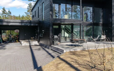 Villa Lager: Window, Facade, Architecture, Door, Home, Estate, Mansion, Sash Window, Balcony, Villa