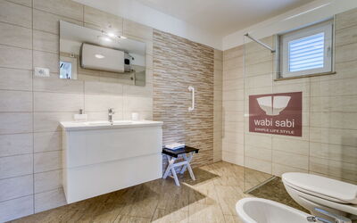 Accommodation:&nbsp;Wabi Sabi Resort 2 710.2