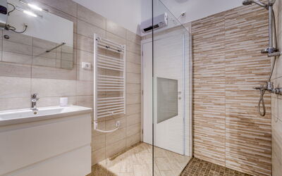 Accommodation:&nbsp;Wabi Sabi Resort 2 710.3