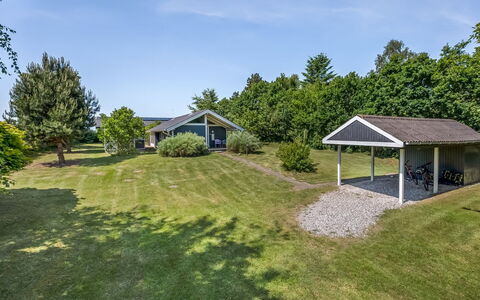 Leeve - 1.3Km from the Sea: Wood, Siding, Door, Cottage, Paint, Yard, Sash Window, Garden Buildings, Backyard, Plank