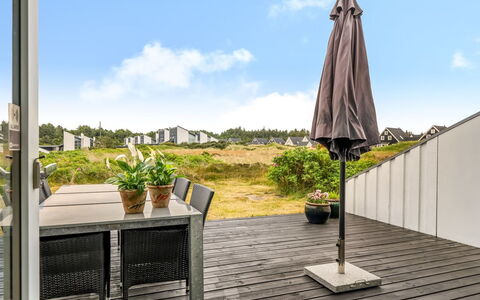 Nis - 900M from the Sea: Estate, Shade, Driveway, Farmhouse
