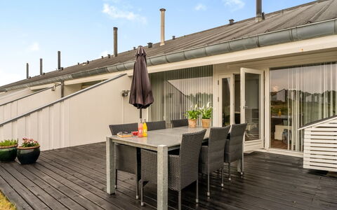 Nis - 900M from the Sea: Estate, Shade, Driveway, Farmhouse