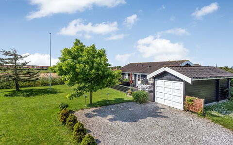 Helemine - 500M from the Sea: Blue, Shrub, Cottage, Groundcover, Garden, Estate, Shade, Landscaping, Farmhouse, Eco Hotel