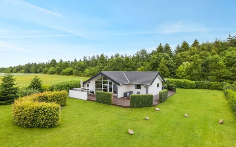 Naimi - 30Km from the Sea: Home, Cottage, Porch, Hardwood, Siding, Deck, Shade, Plank, Estate, Garden Buildings