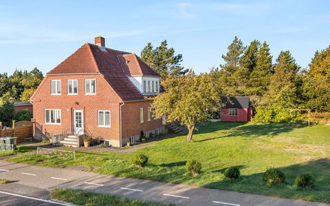 Albina - 4.5Km from the Sea: Estate, Shade, Driveway, Farmhouse
