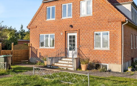 Albina - 4.5Km from the Sea: Estate, Shade, Driveway, Farmhouse