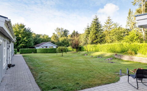 Dorethea - 30Km from the Sea: Estate, Shade, Driveway, Farmhouse