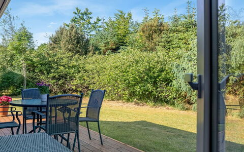 Laris - 700M to the Fjord: Estate, Shade, Driveway, Farmhouse