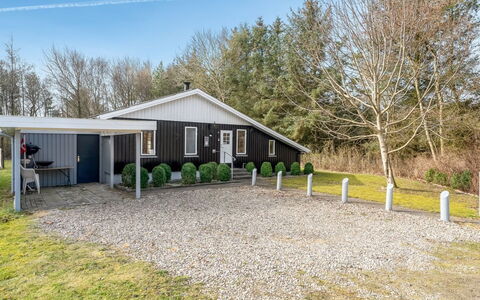 Iris - 200M to the Fjord: Roof, House, Home, Cottage, Door, Siding, Deck, Porch, Plank, Hardwood
