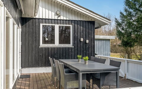 Iris - 200M to the Fjord: Roof, House, Home, Cottage, Door, Siding, Deck, Porch, Plank, Hardwood