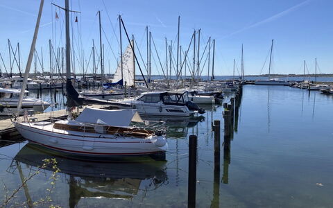 Era - 100M from the Sea: Boat, Marina, Water, Watercraft, Body Of Water, Boats And Boating--Equipment And Supplies, Waterway, Mast, Harbor, Port