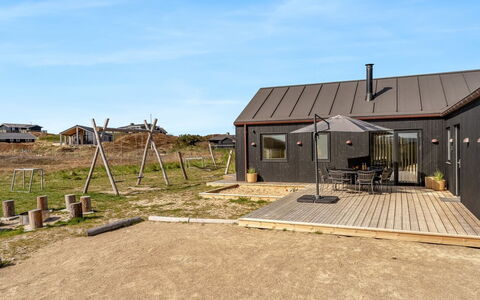 Konrad - from the Sea: Sky, Roof, House, Home, Cottage, Land Lot, Plain, Rural Area, Siding, Shed