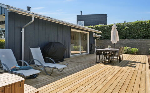 Enrica - 250M from the Sea: Apartment, Condominium, Estate, Balcony, Villa, Hotel