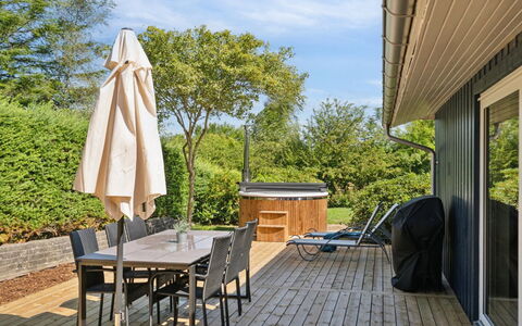 Enrica - 250M from the Sea: Apartment, Condominium, Estate, Balcony, Villa, Hotel