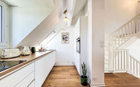 Madavoar: Flooring, Interior Design, Floor, Wood, Wood Flooring, Ceiling, Home, Furniture, Kitchen, Countertop