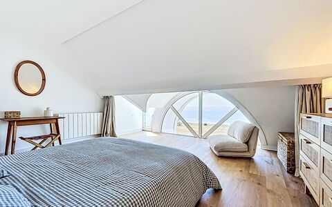 Madavoar: Interior Design, Bedroom, Flooring, Wood, Furniture, Floor, Ceiling, Bed, Bedding, Linens