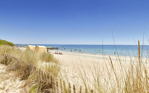 Madavoar: Body Of Water, Beach, Coast, Horizon, Sea, Shore, Coastal And Oceanic Landforms, Ocean, Sand, Wind Wave