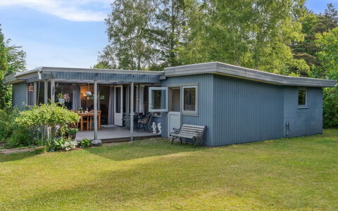 Keke - 2.5Km from the Sea: Estate, Shade, Driveway, Farmhouse