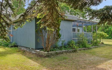 Keke - 2.5Km from the Sea: Estate, Shade, Driveway, Farmhouse