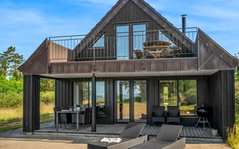 Gadde - 100M to the Fjord: Wood, Roof, Cottage, Home, Siding, Porch, Farmhouse, Garden Buildings, Hardwood, Estate